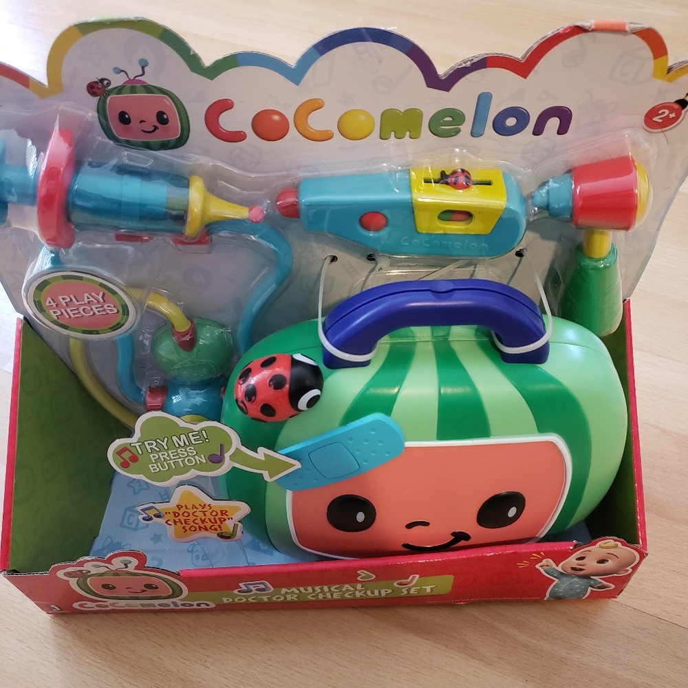 CoComelon Musical Checkup Case - Picture 2 of 2